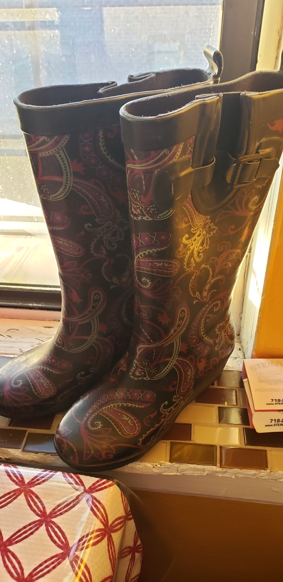 LADIES US 6 RAIN BOOT