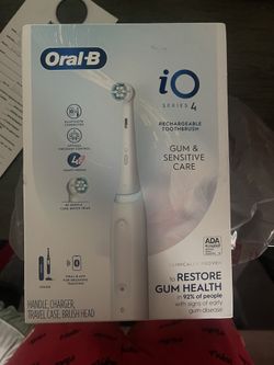 Oral B Toothbrush 
