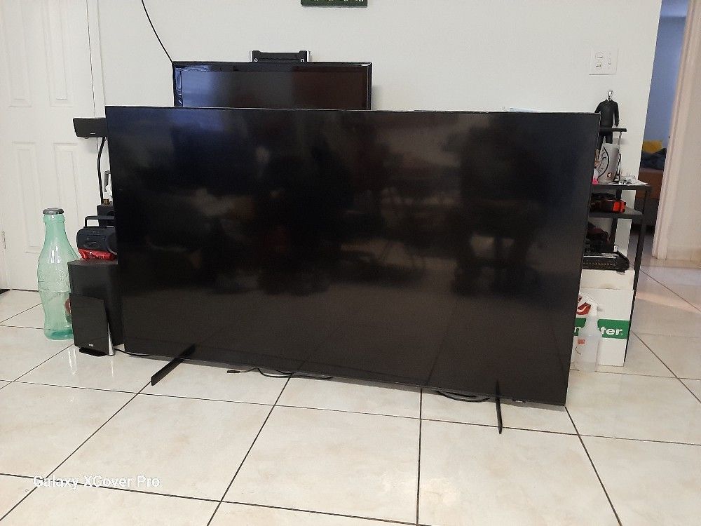 SAMSUNG TV 75 IN GOOD SHAPE BUT NOT WORKING $100 CASH