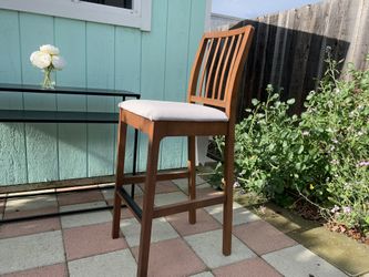 2 Bar Chairs
