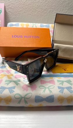 black sunglasses