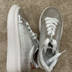 Woman’s Fashion Sneakers, Size 35euro