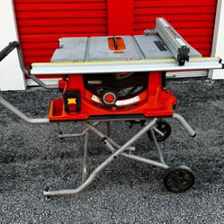 RIDGID Saw Table With Folding Stand.