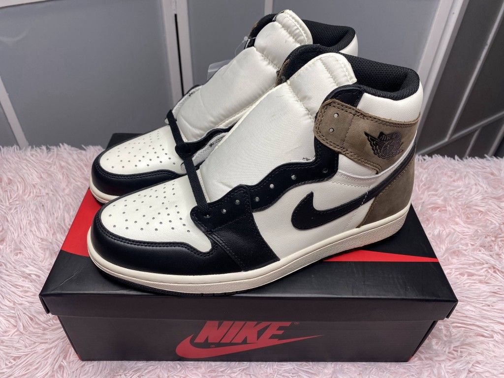 NIKE AIR JORDAN RETRO DARK MOCHA BROWN BLACK WHITE AJ1 NEW - Main Image
