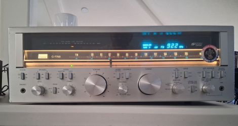 SANSUI G-7700 VINTAGE AM/FM STEREO RECEIVER
