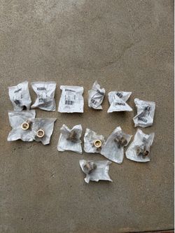 Everbilt 1/2 in. Bronze Silicon Alloy Lead-Free Pressure 90-Degree Drop Ear Cup X F Elbow( lot of 13)