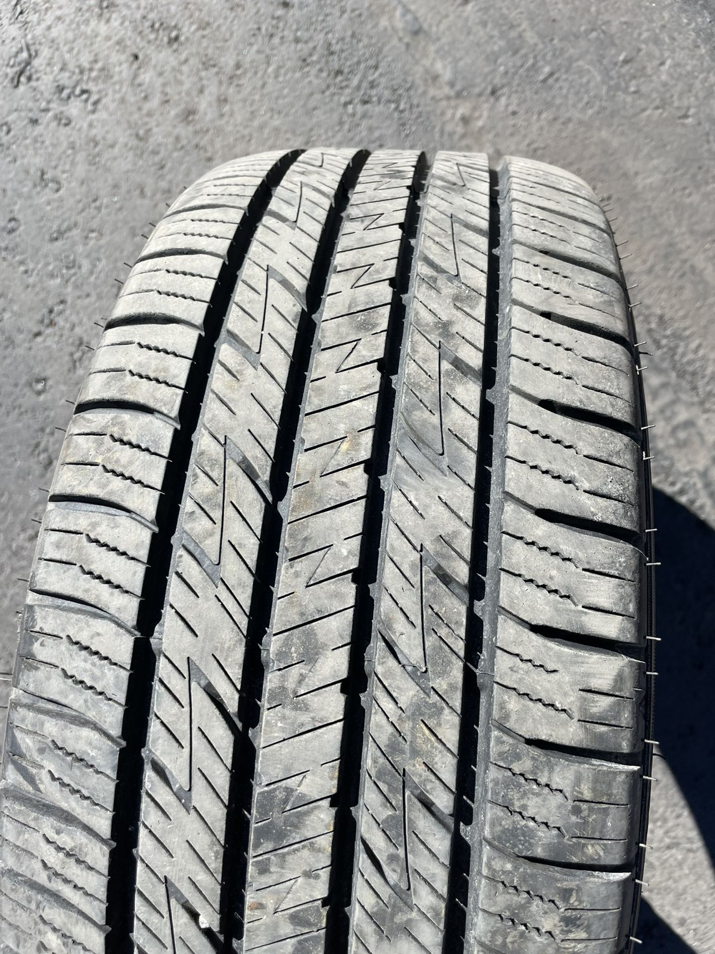 Single (1) 215 50 17 Mazama Reputation Luxury Touring Tire