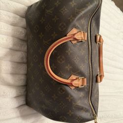 Authentic Louis Vuitton Speedy 35