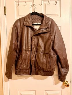 John Ashford Outdoors Brown Leather Jacket – Men’s Medium (M)