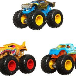 Hot Wheels Monster Trucks 1:64 Color Shifters, 3-Pack of Toy Trucks That Change Decos in Ice Cold Water & Change Back in Warm Water