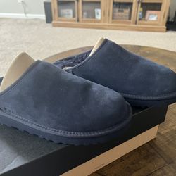 UGG Classic slip on - Mens/Brand new 
