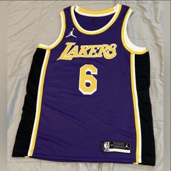 Lebron James Lakers Jersey - Purple - #6 - Size Men’s Large