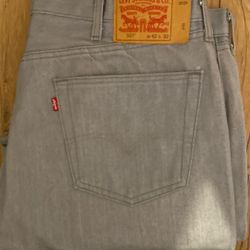 Levis 501s 42/32
