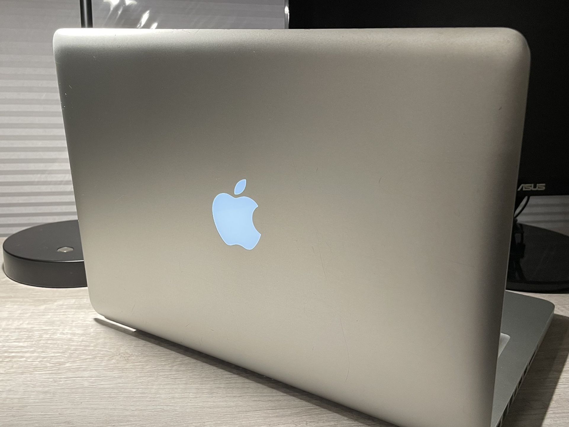 MacBook Pro, 2.26 GHz Intel, 8 GB RAM, 500 GB SSD, 2015 Software Version