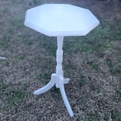 White Petite Pedestal Accent Table - Cottage Style