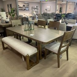 Cabalynn Light Brown Dining Room Set / 6pc
