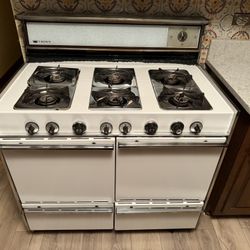 Retro Crown Antique Working Stove For Sale