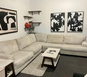 Large Beige Sectional Couch-FREE DELIVERY 🚚