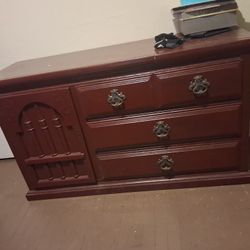 Dresser