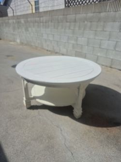 Used round coffee table