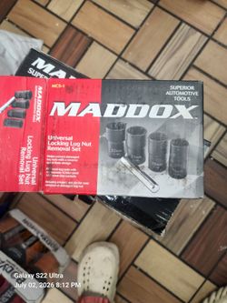 Maddox 4pc Universal Locking Lug Removal Set