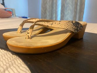 Madden Girl Sandals Size 8.5