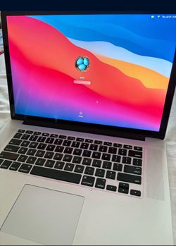 15” MacBook Pro Intel Iris Graphics   HDMI & Charger