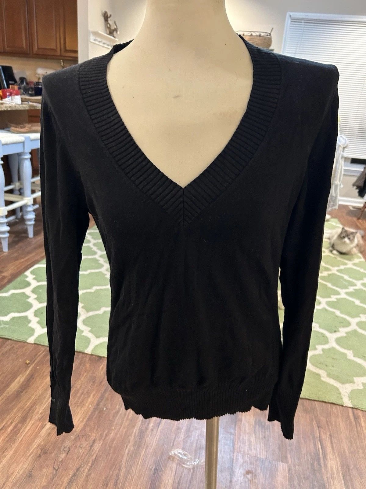 APT 9 Women’s Size Large Black V-Neck Sweater