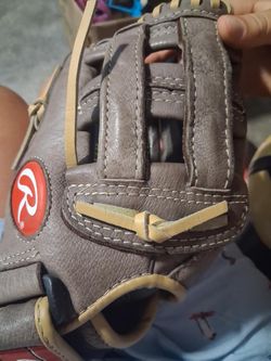 11.5" Rawlings (lefty thrower)