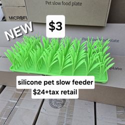 New silicone pet slow feeder Only $3  Each 