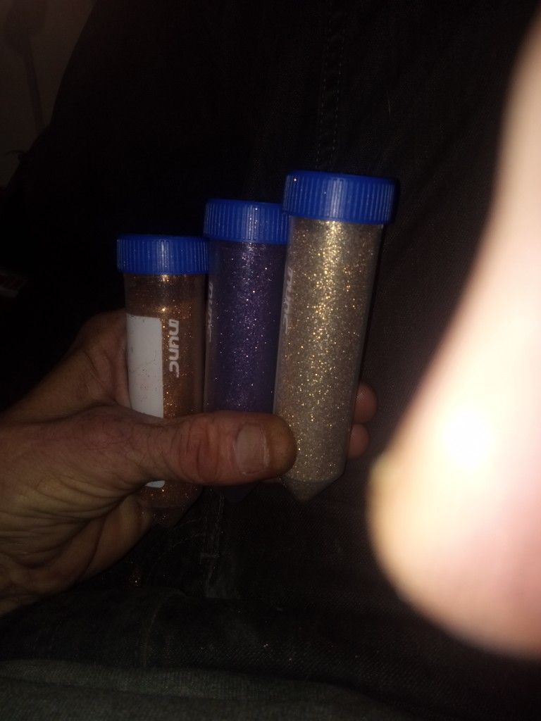 GLITTER