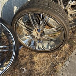 26" chrome rims,