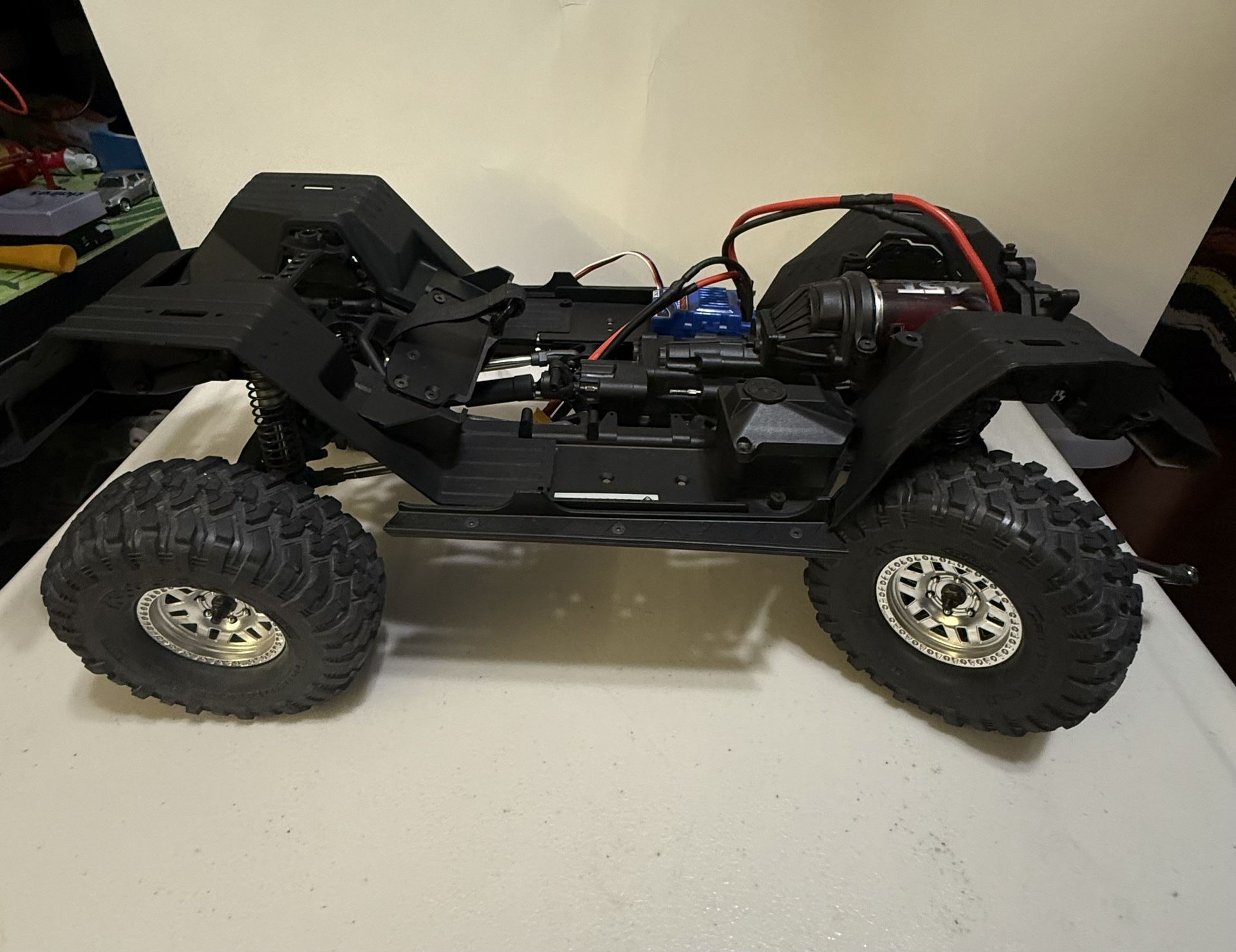 Axial Scx10.3 New
