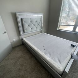 Platinum Silver Head Board With Glow Light Around It Used But Still Brand New 