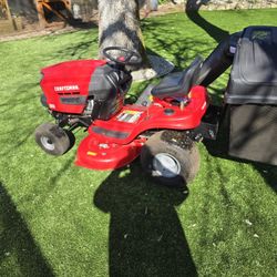 Craftsman T110 Riding Mower With Bags