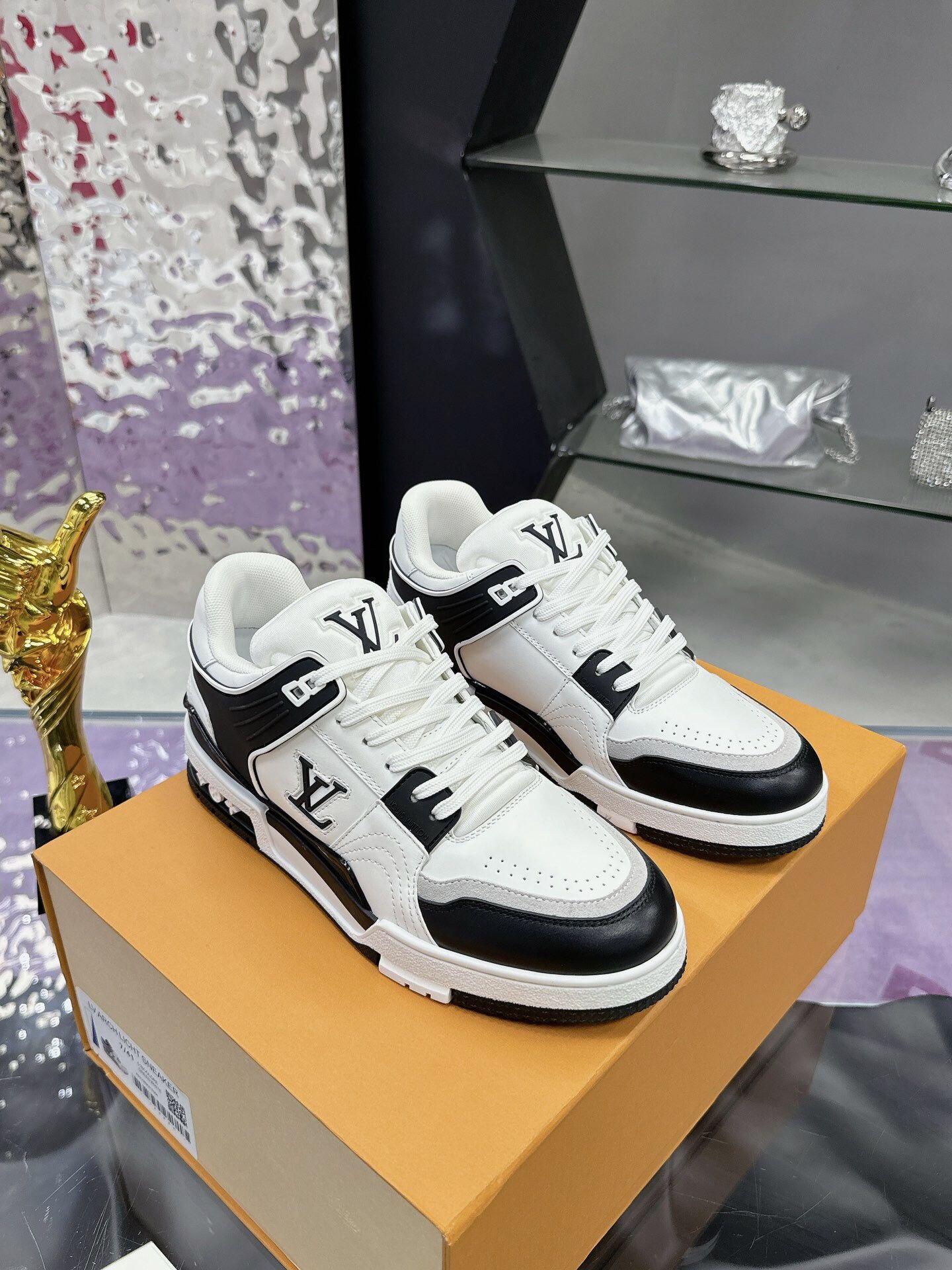 Louis Vuitton Men’s Sneaker With Box 2025