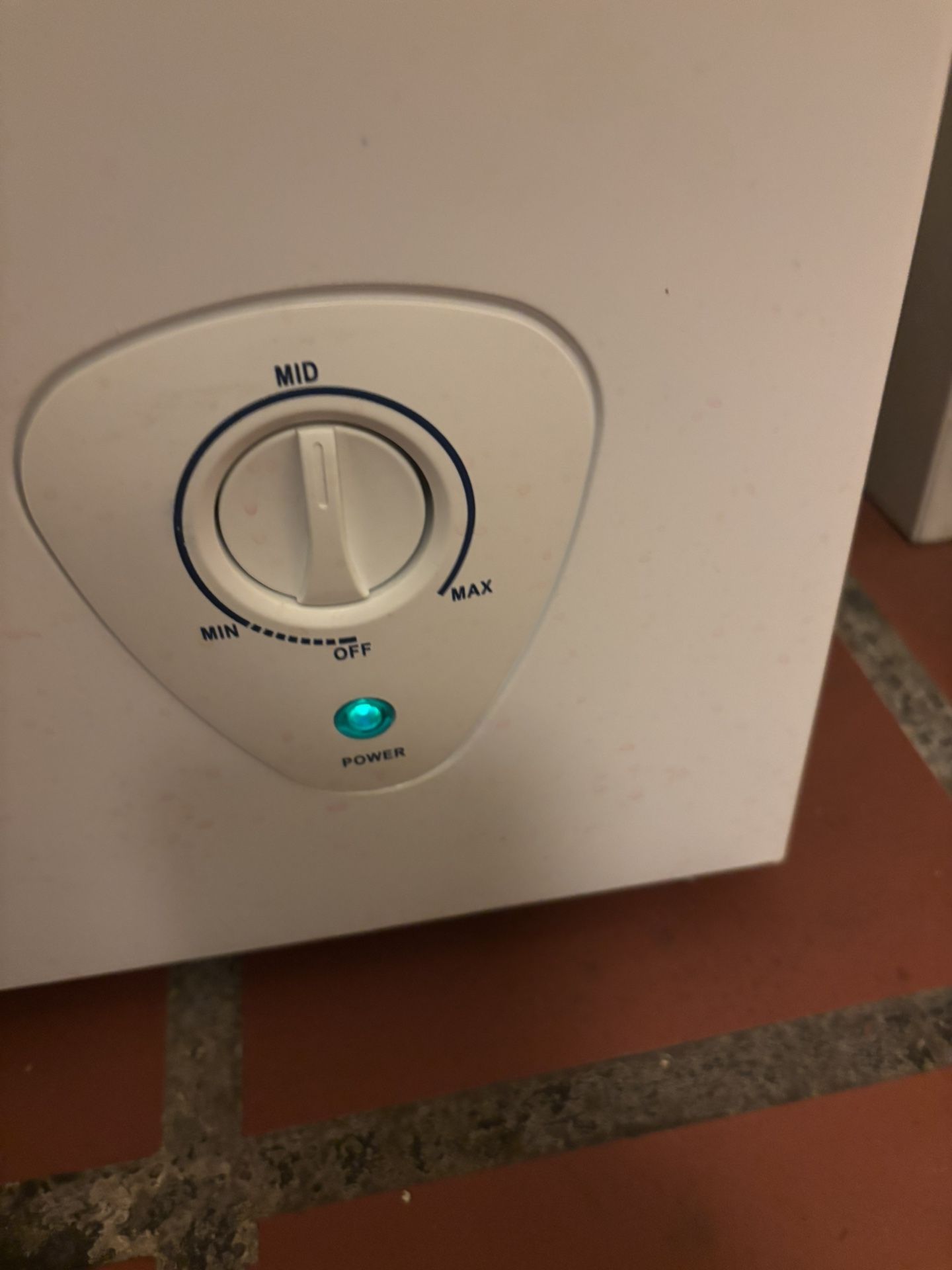 Read Description Hotpoint 6.9-cu ft Chest Freezer Convertible to Refrigerator Read Description( White ) 