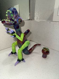 1:1 artist signed glass art “raptor”