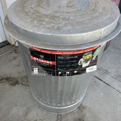 4 Behrens 31 Gallon Trash Cans 