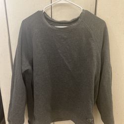 Eddie Bauer Grey crewneck sweatshirt. Size L #loungewear #relaxedfit