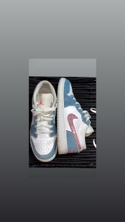 Air Jordan 1 Low SE Grade School "Denim Sequin"