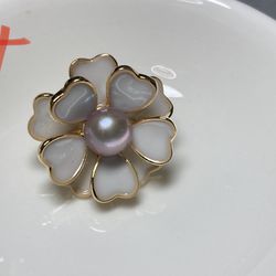 Freshwater Pearl Brooch Collection
