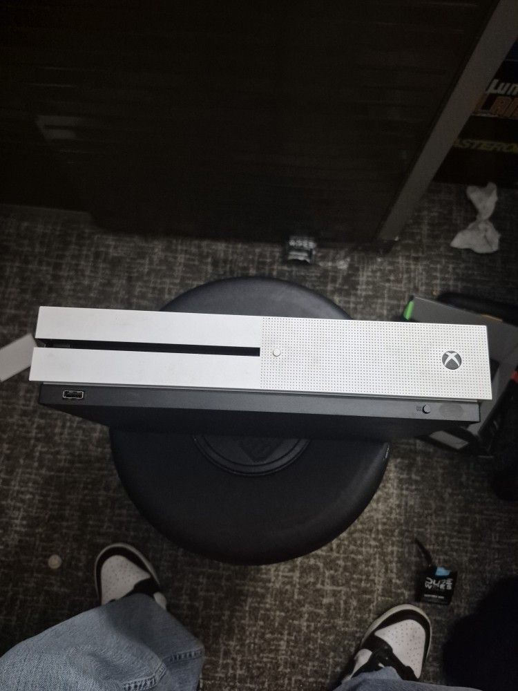 Xbox One S