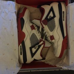 Jordan 4 Fire Red 10.5