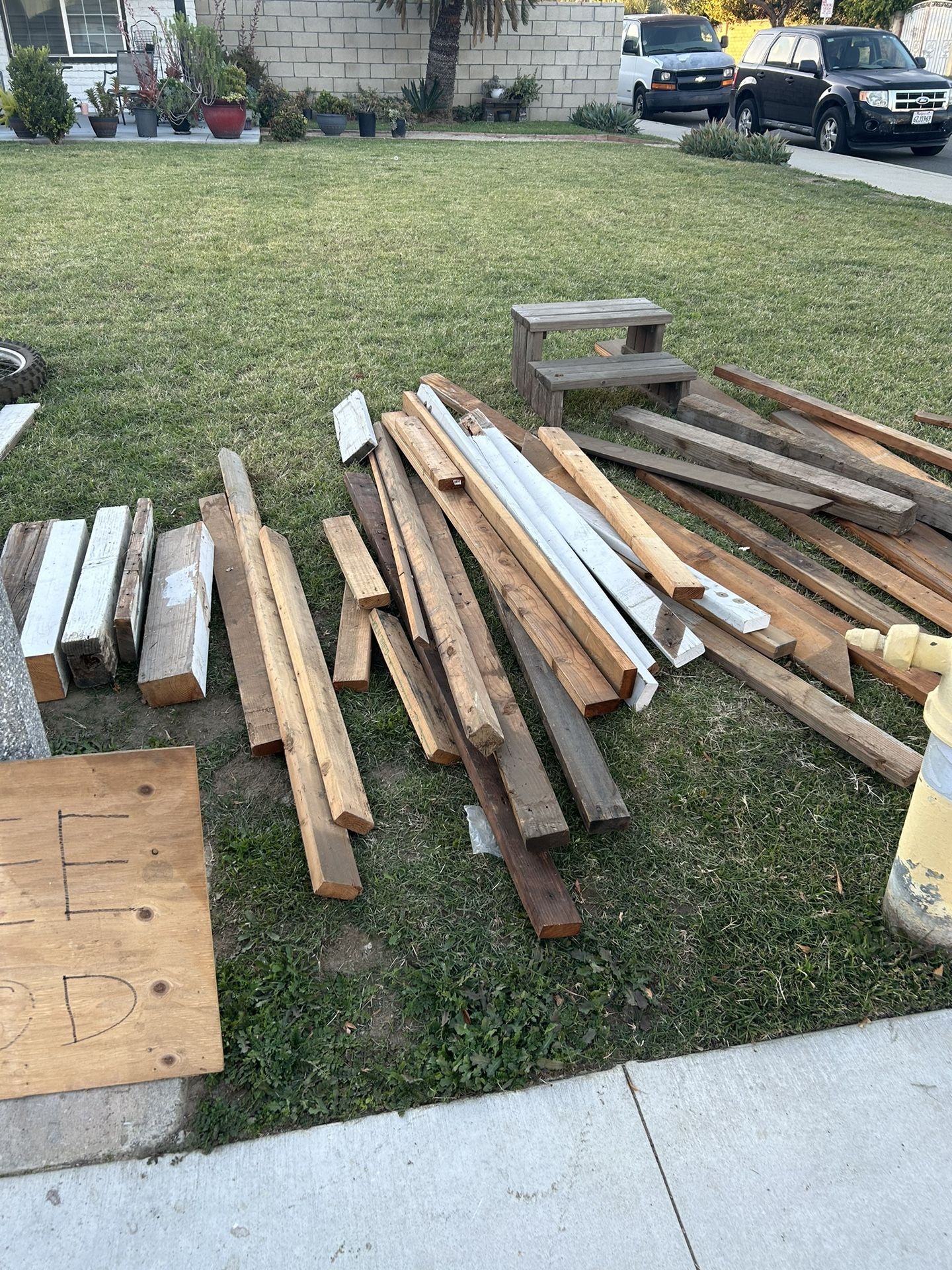 Free Lumber & 2x4s