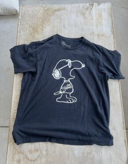 Kaws Snoopy tee size Xl