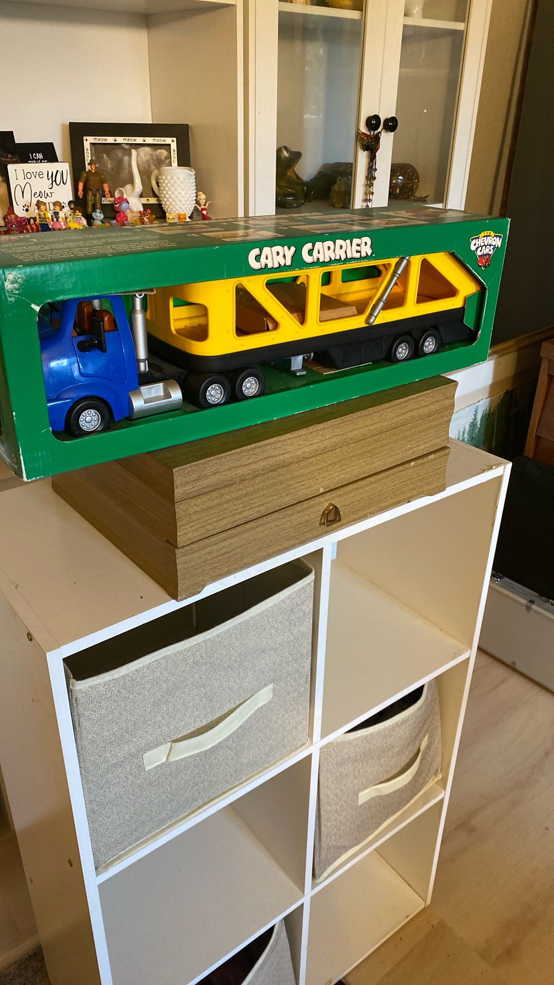 Chevron cars - Cary Carrier Car Carrier