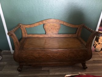 Beautiful Bench With Storage