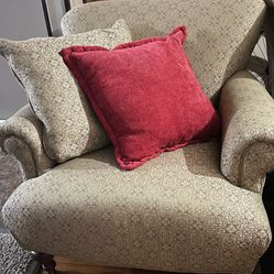 2 Beautiful And Comfortable Love Seats
