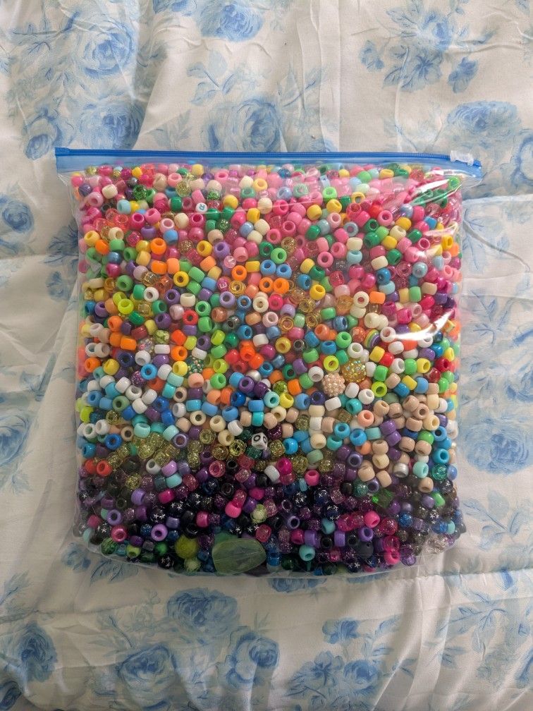 Gallon Sized Bag of Assorted Beads 